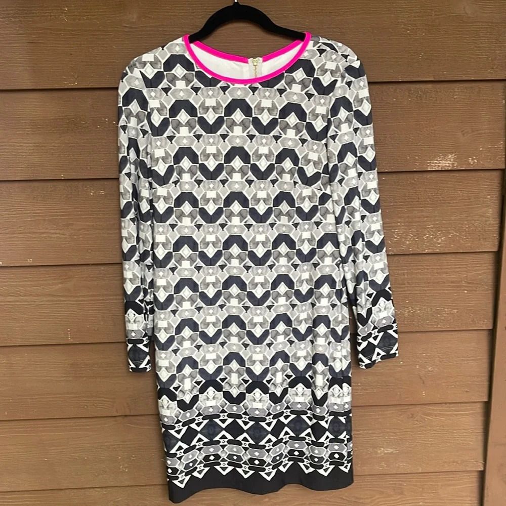 Eliza J gray geometric print with pink accent size 6